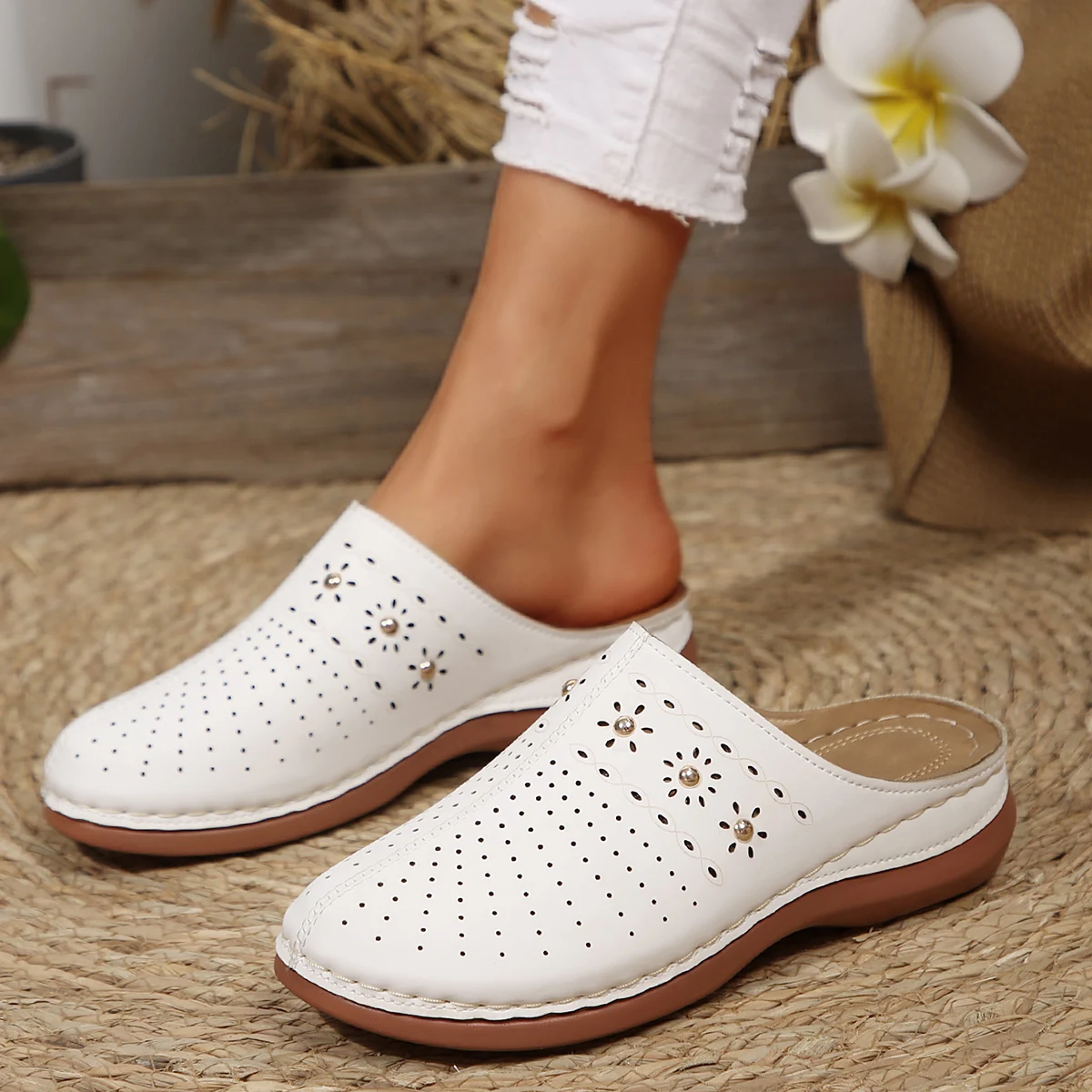 Neue Modische Damen-Slipper Sommerschuhe aus Spaltleder mit Hohlmustern Atmungsaktive Baotou-Sandalen Bequem und Leicht – Detail 3