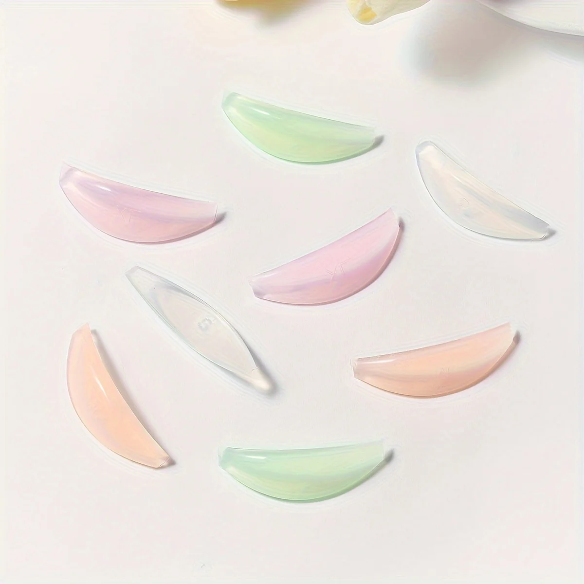 4쌍의 속눈썹 리프트 실리콘 패드 키트 - 더 길고 풍성한 속눈썹을 위한 아이 컬러 로드 도구