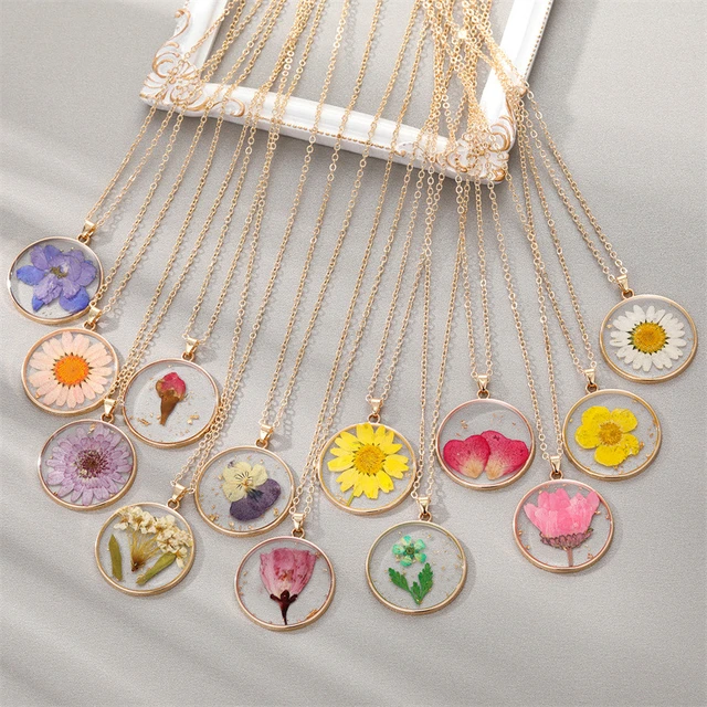 1.60 Eur/piece. Yellow Enameled Daisy Pendants in Gold Color 2 