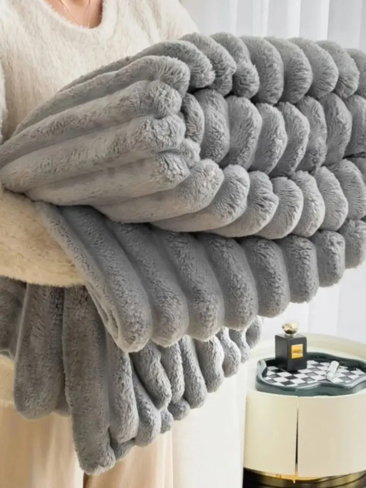 Description Picture 3 of itemSolid color thickened wide striped multifunctional blanket, can be used as bed sheet cover blanket, nap blanket, pet blanket