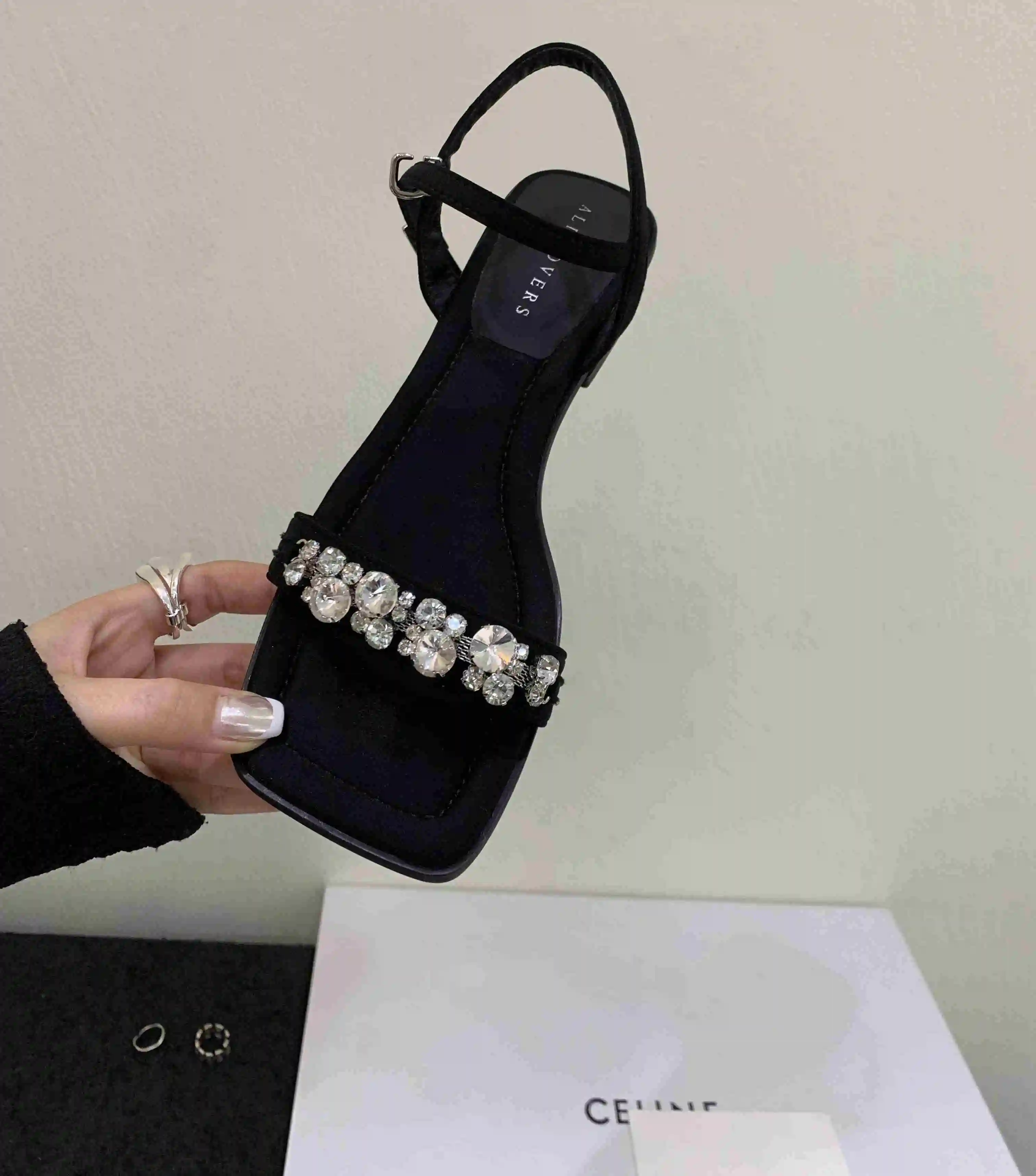 Women's Strappy Open Toe Rhinestone Low Block Chunky Heels Sandals Ankle Buckle Heeled Sandals  for Party Dress