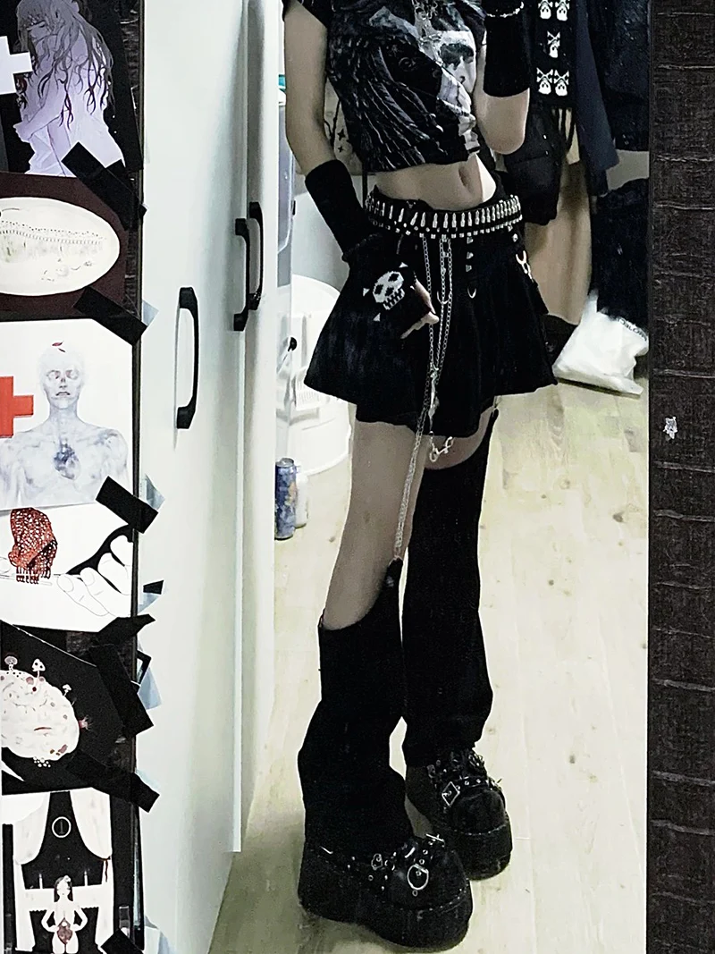 REDDACHIC 여성용 고스 블랙 데님 미니 스커트, 레그 워머 포함, 로쿠 그라유 플리츠 청바지 스커트, 다크 아카데미아 의류, 2 피스 세트