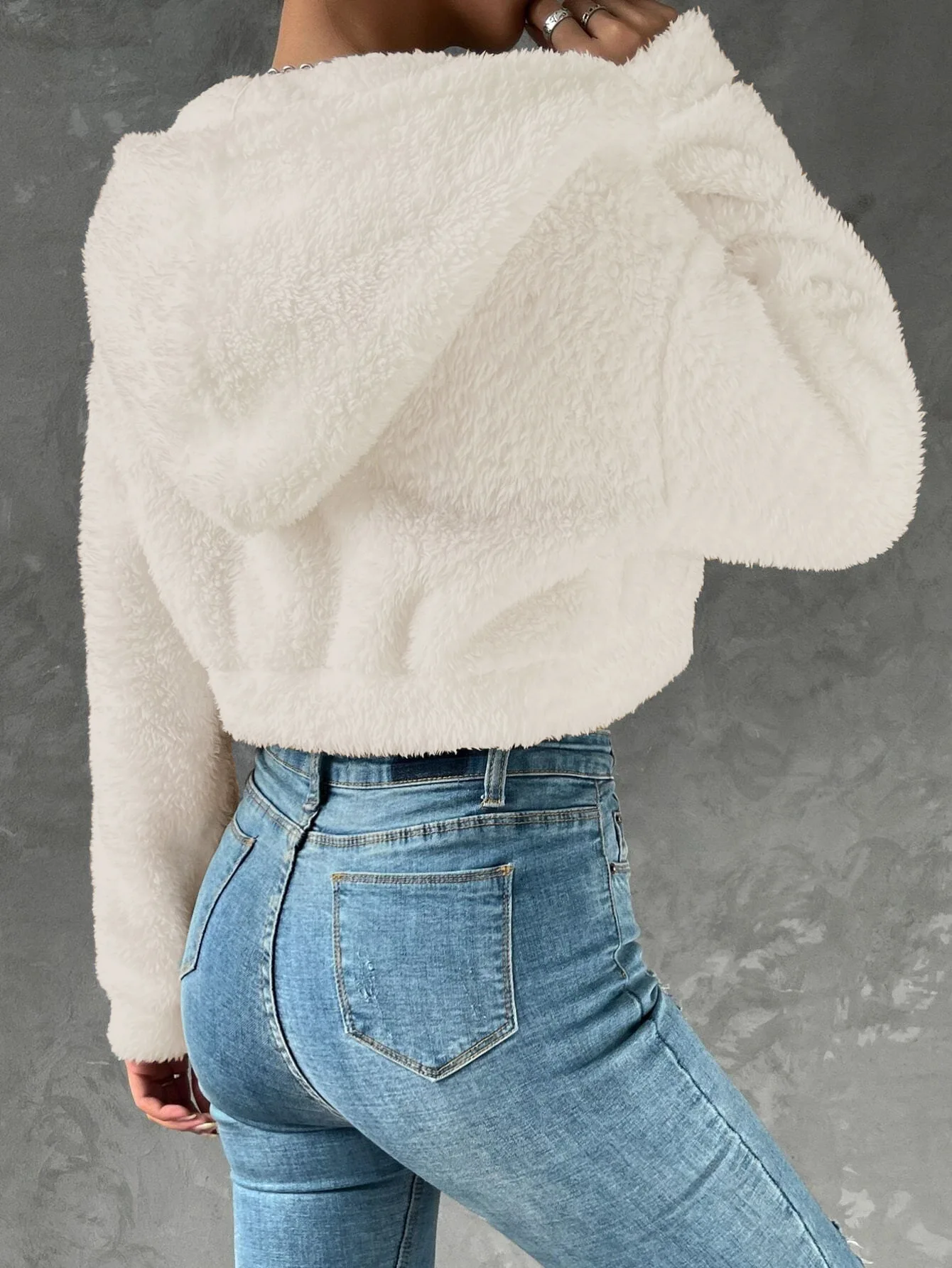 528934b5a5897f8466460e467362da