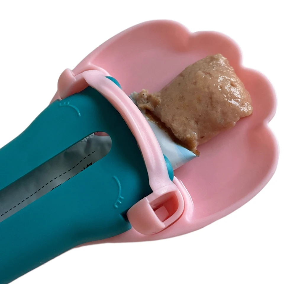 Multifunctional Cat Feeding Spoon for Wet Food
