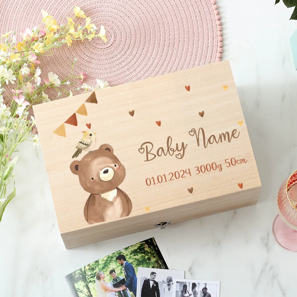 תיבת זיכרון מותאמת אישית עם חיות חמודות עם שם תיבת שמירה עץ רעיון למתנה לטקס הטבילה או לידה של תיבת שמירה ראשונה לתינוק