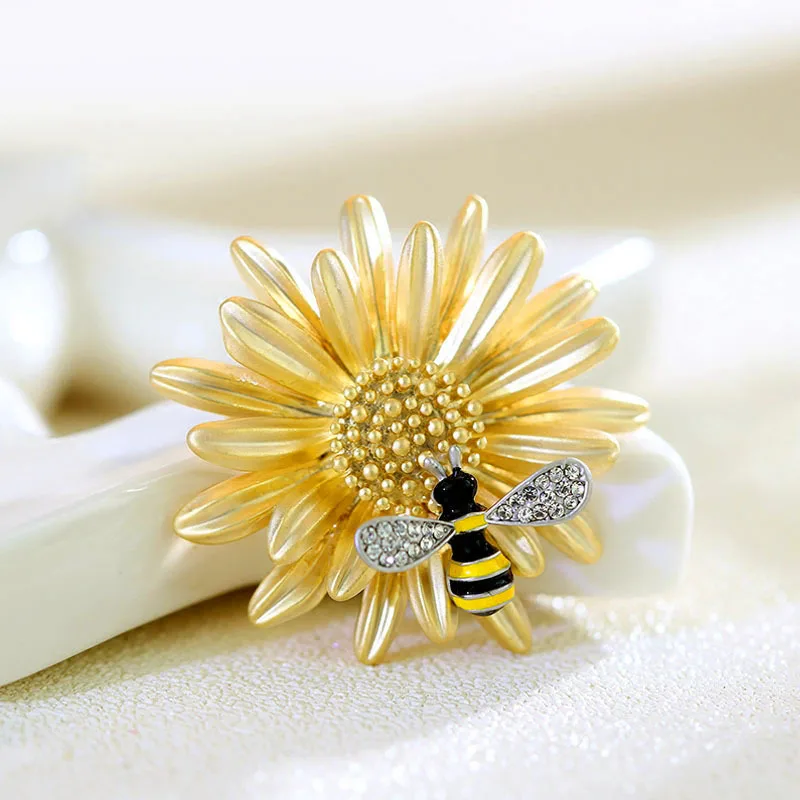 Vintage Fashion Bee Insect Brooch Colorful Enamel Crystal Rhinestone Animal For Women Men Statement Jewelry
