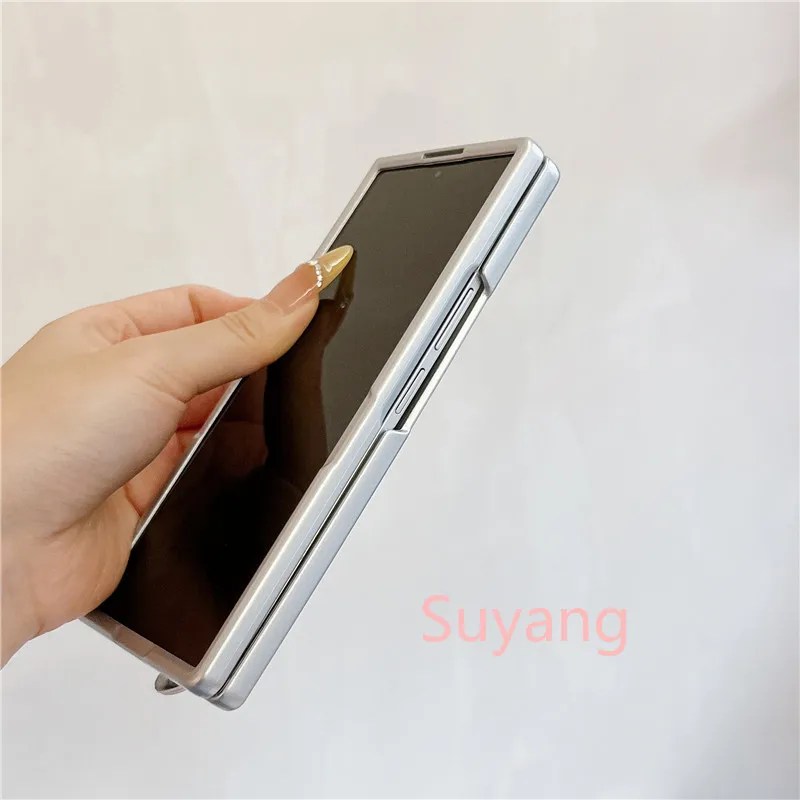 Capa de telemóvel em pele com bracelete coração samsung z fold_voghion.com
