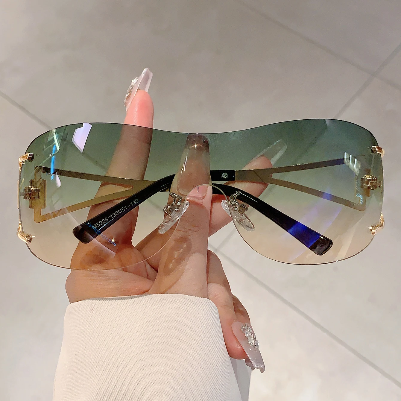 KAMMPT Y2K Black Trends Shades Origin Brand Retro Metall Damen Sonnenbrille Hochwertige Punk Dekor Damen Sonnenbrille für Strand – Detail 7