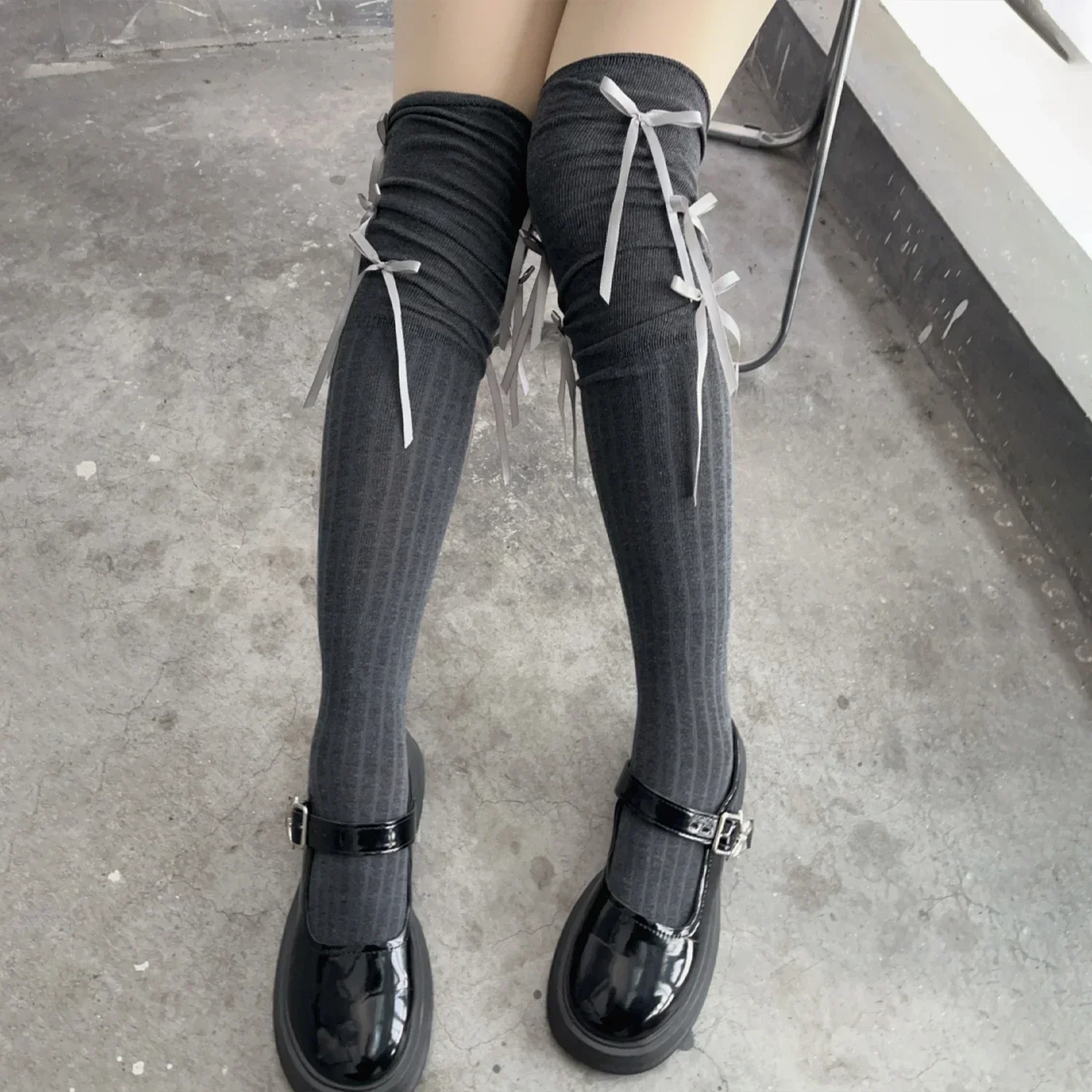 Lolita Lange Socken Frauen Bandage Band Schleife Süße Mädchen Kawaii Nette Über Knie Socken Ballett Stil Einfarbig Schwarz Weiß Socken – Detail 10