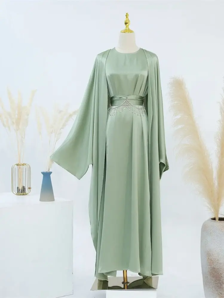 Green with one chain