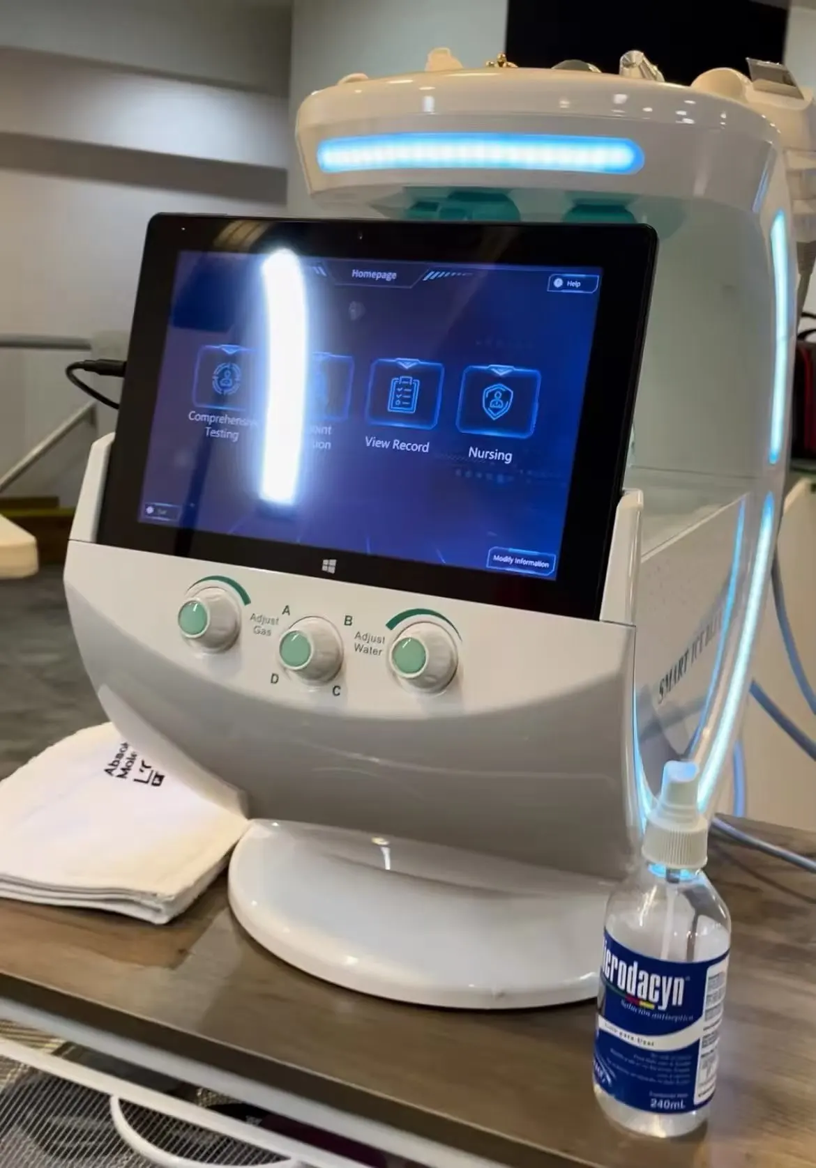 Newest 7 in1 Smart Ice Blue Hydro Dermabrasion Skin Management System Multifunction Facial Beauty Machine For Deep Cleaning Skin photo review