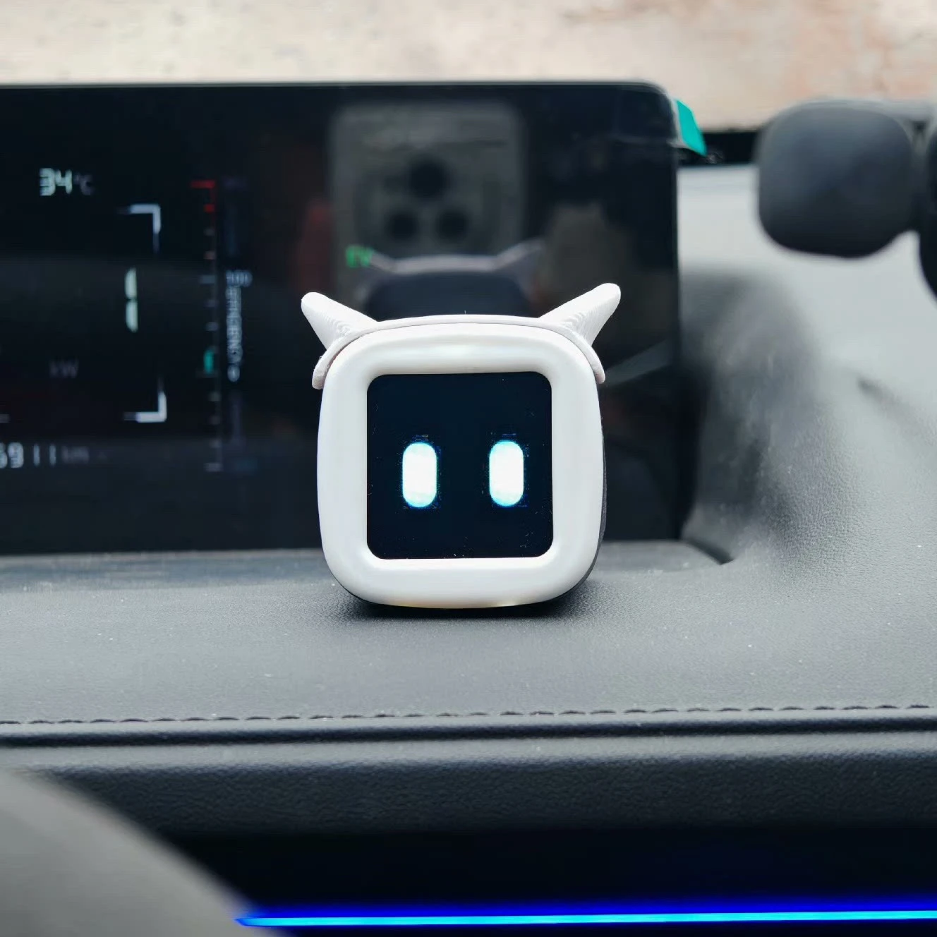 Car Companion Robot Little Nomi Car Cute Mini Robots Emotion Type-C Charging Accessories Decoration Customize Gifts New