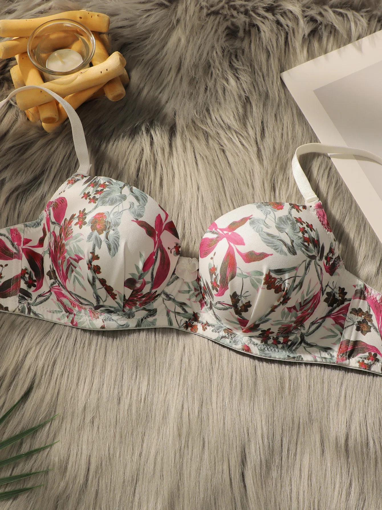 Hot Selling Women's Cute Rinted Pattern Underwear Set Gathering Push Ups Thin And Comfortable Close Fitting Bra Set A2134_voghion.com
