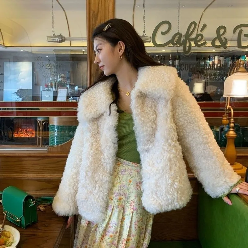 2023 winter new women short temperamental faux fox fur coat female fashion stitching pu collar loose casual slimming outwear Women Temperamental Lamb Wool Coat Female Fashion Polo Collar Short Faux Fox Fur Outcoat Winter Thicken Thermal Casual Outwear