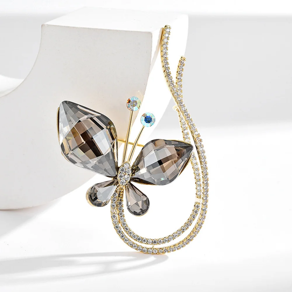 Luxury Crystal Butterfly Brooches For Women Rhinestone Elegant Fashion Animal Brooch Pins Dress Suit Accessories Jewery Gifts