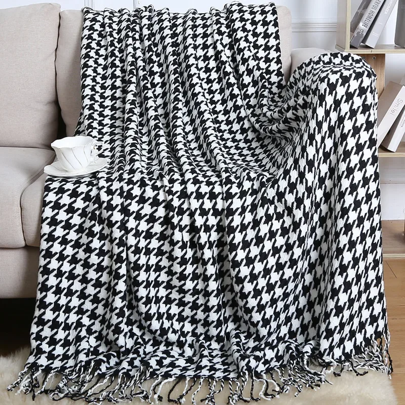 

Summer Blankets Air-conditioning Small Knitted Throws Quilts Bed End Houndstooth American Wool Tassel Bedspread on The Bed