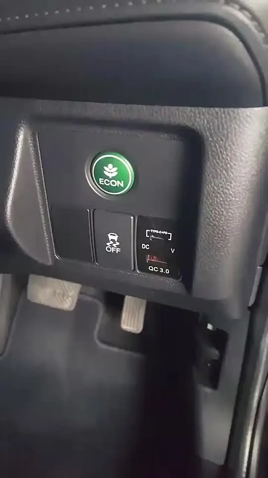 Levigo Caricabatterie Auto USB QC3.0 Per Honda | Doppia Porta 18W X2 | Display LED Tensione | Modelli 12/24V | City, Civic, CR-V, Accord
