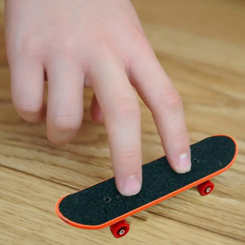 Mini Printed Mini Finger Skateboard Tech Truck Skateboards Alloy Stent Party Favors Gift Creative Flexible Finger Toy For Kids Finger Skateboard Toys Fingerboard Set