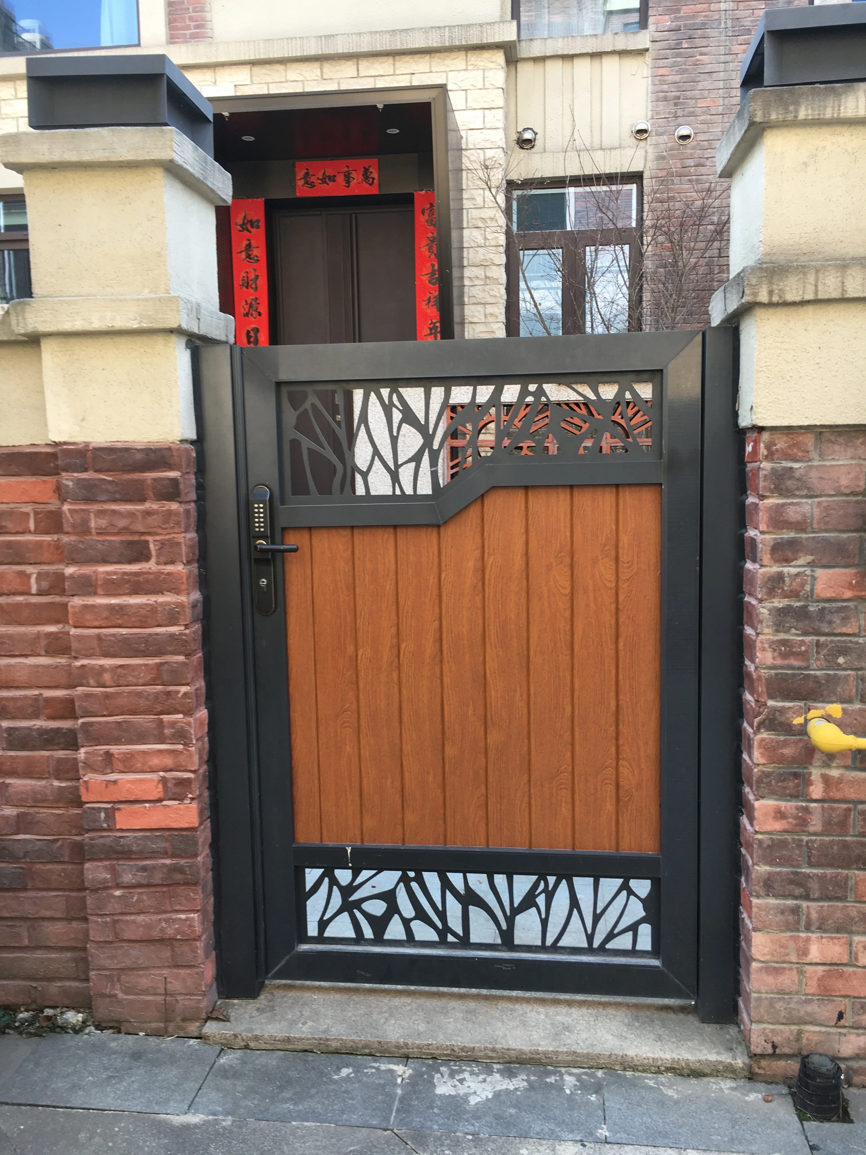 European Aluminum Courtyard Door Villa Elegant Modern Wrought Iron Gate Design For Garden House Door