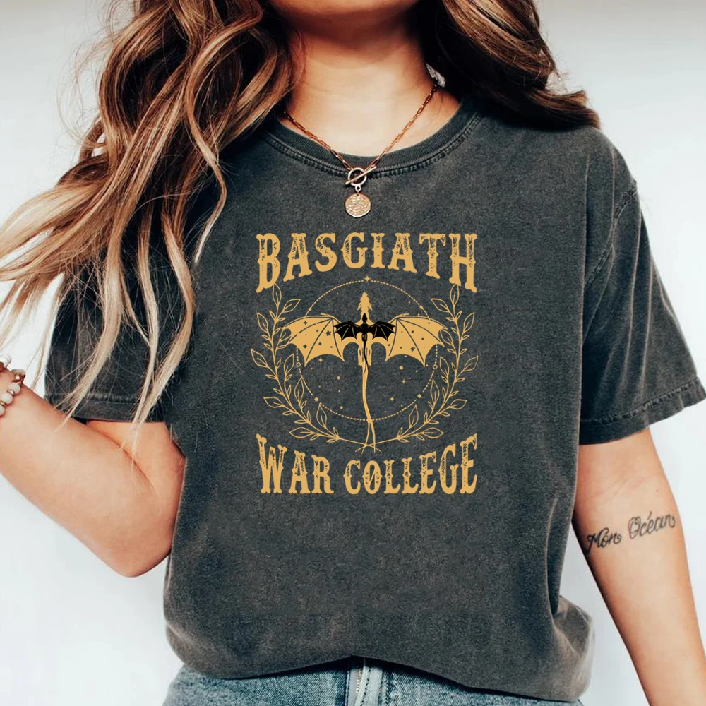 

Fourth Wing Basgiath War College T-shirt Retro Dragon Rebecca Yoros Shirt Cool Dragon Shirts Violet Sorrengail Tee Bookish Tops