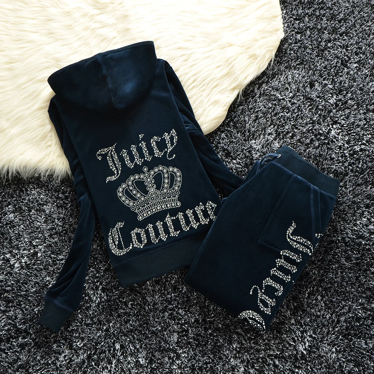 Gold velvet crown
