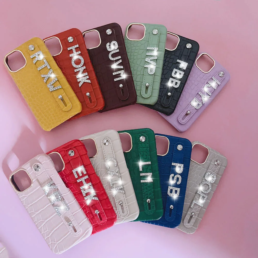 

Luxury Custom Diamond Metal Letter Charm Leather Phone Cases For Iphone 15 14 13 12 11 Pro Max 14promax Personalised Name Cover