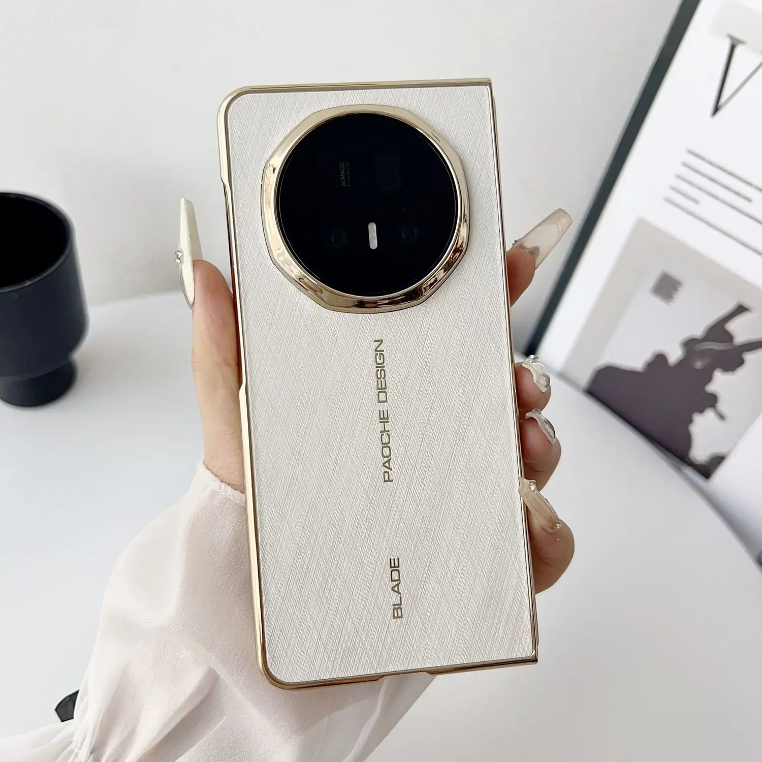 Luxurious Gold-Patterned Folding Anti-Scratch Protective Case