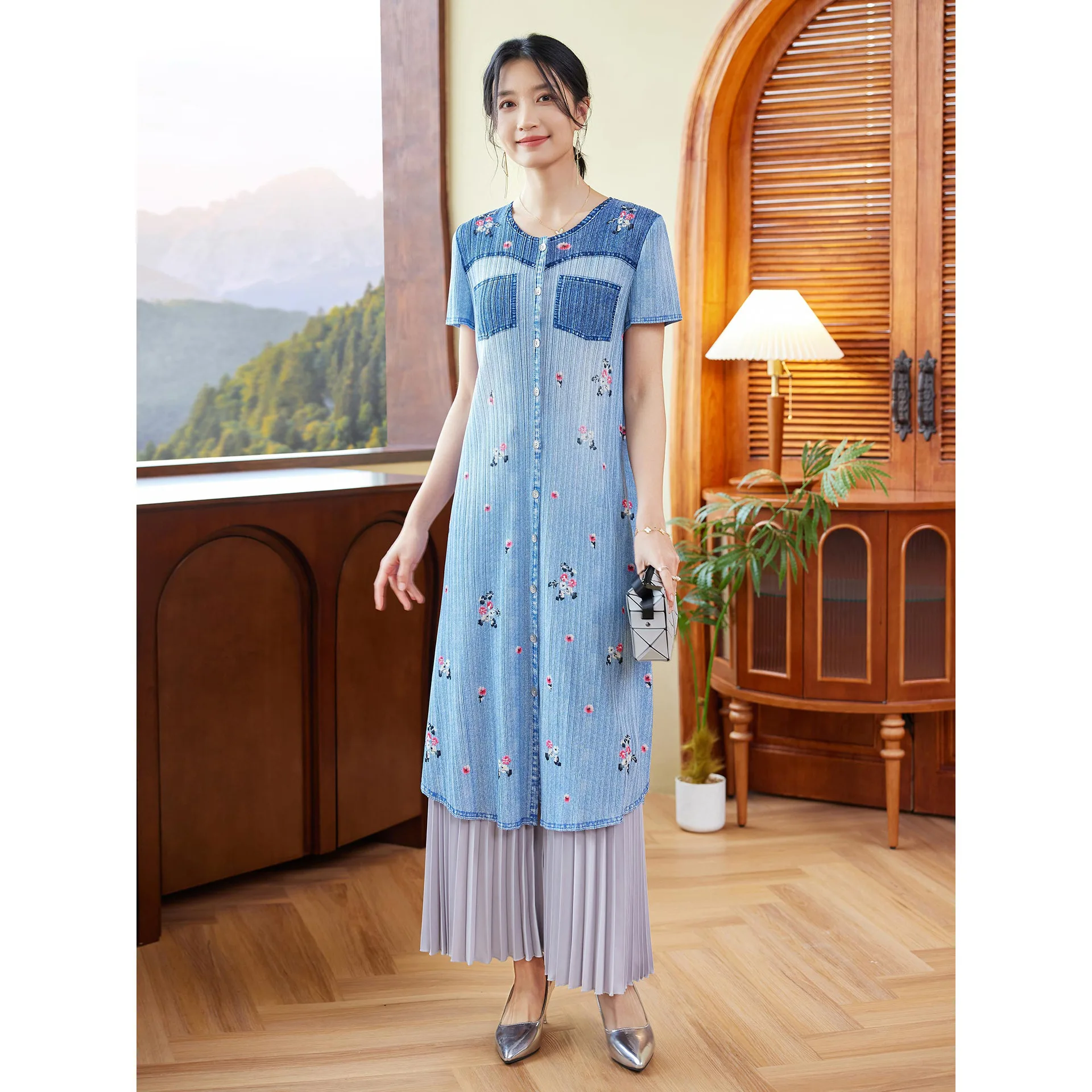 

Miyake Pleated Imitation Denim Print Dress 2024 Summer Short-sleeved Mom Vacation Style Skirt Pleated Plus Size Women's Clothing