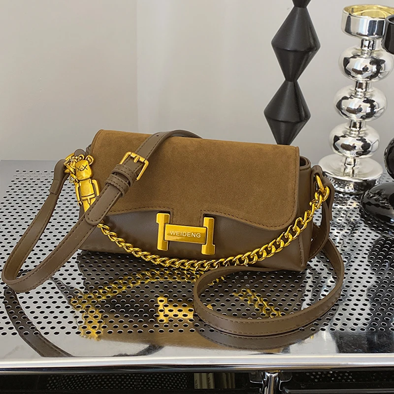 High-end suede chain small square bag 2025 high-end designer new retro portable baguette frosted leather shoulder messenger bag 5