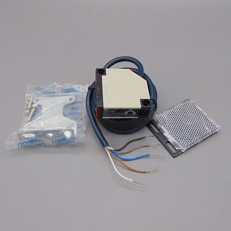 E3JK-R4M1 AC90 to 250V 4 meters with baffle with relay output AC220V