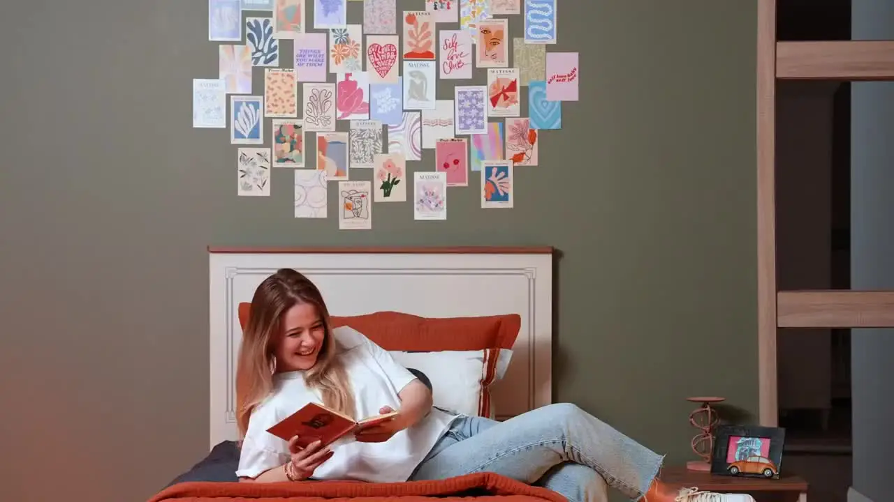 Набор неоновых декоративных плакатов 10/30 шт