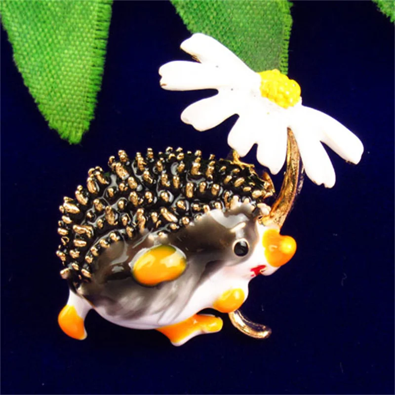 

Enamel Lovely Hold Flower Hedgehog Brooches Women Animal Pet Party Office Causal Brooch Pins Gifts ZY298