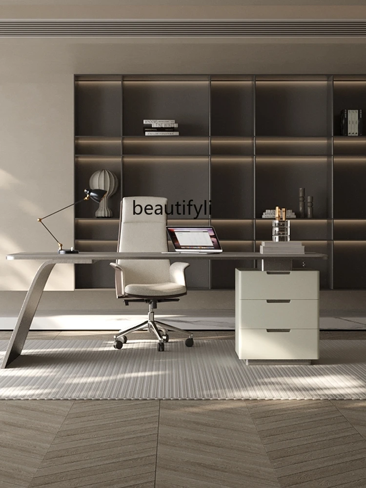 Рисунок 2 - Итальянский минималистичный стол с каменной тарелкой