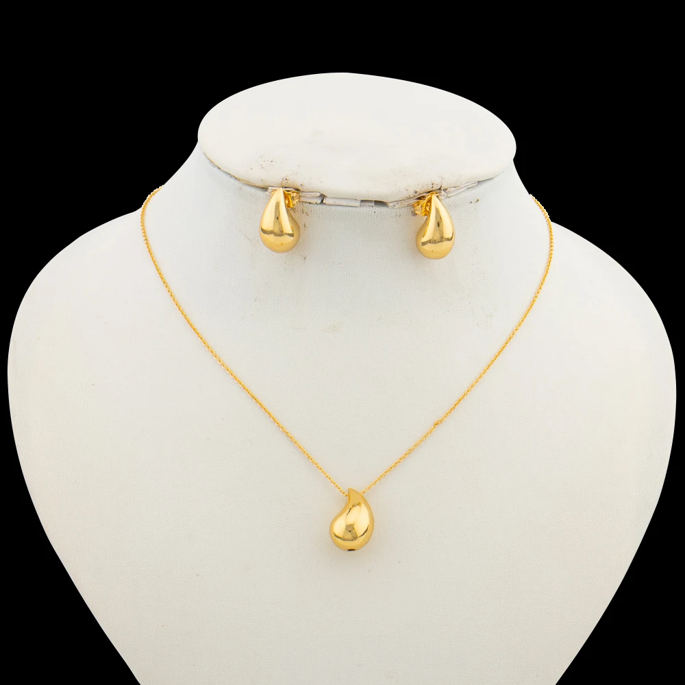 Ensemble Bijoux Plaqué Or Boucles D'oreilles Et Collier Modèle