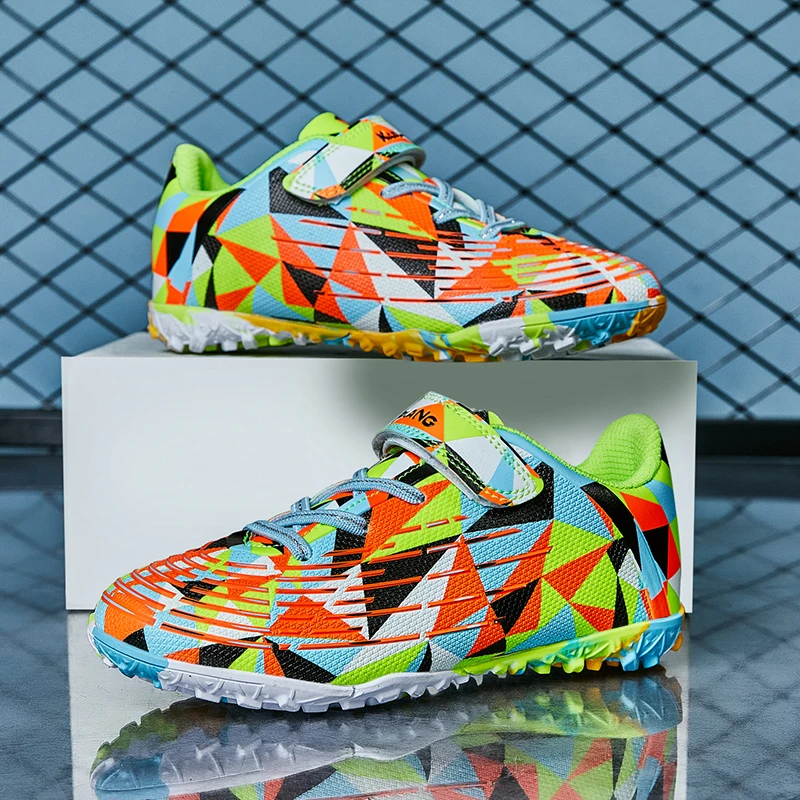 

Children's football shoes children's boys and girls sports shoes new breathable cleats training boys' football shoes 29-37