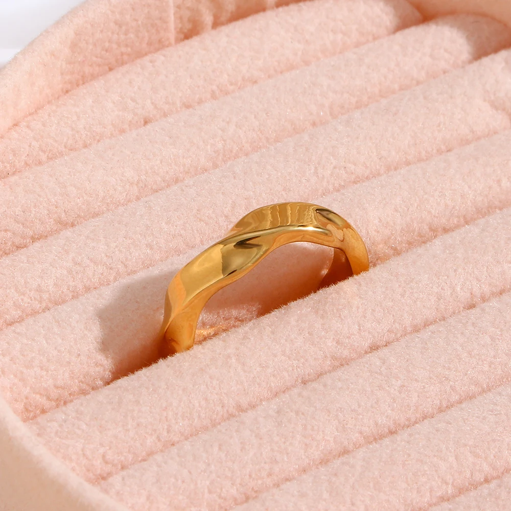 【話題:水中OK:色あせなし】AVARIA☆Edith Gold Ring 指輪 Edith Gold Ring – Avaria