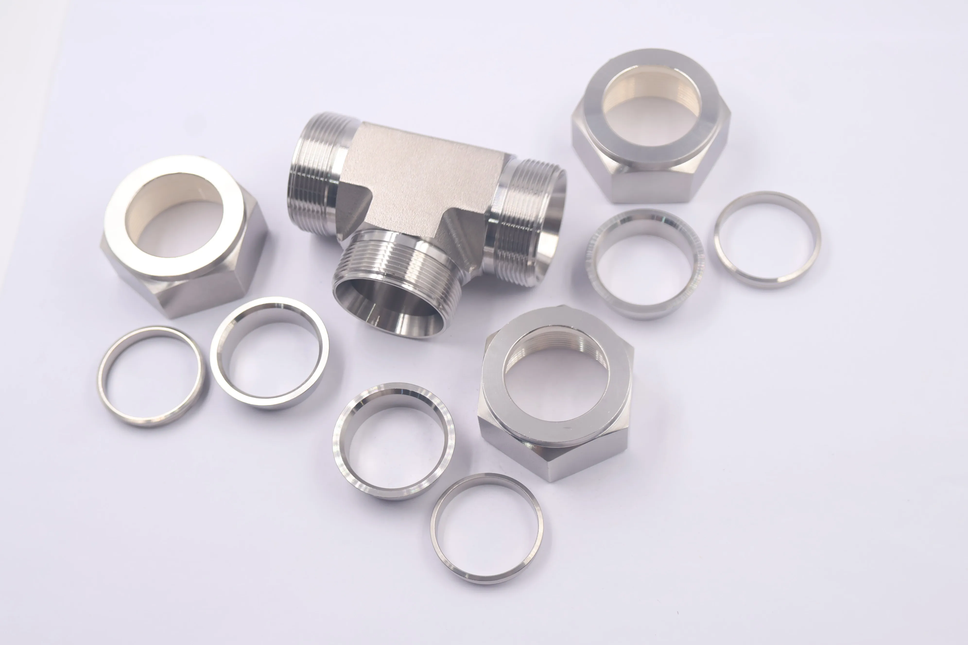 SS-1610-3, Stainless Steel Tube Fitting, Union Tee, 1 in. Tube OD, Can Combination with Swagelok