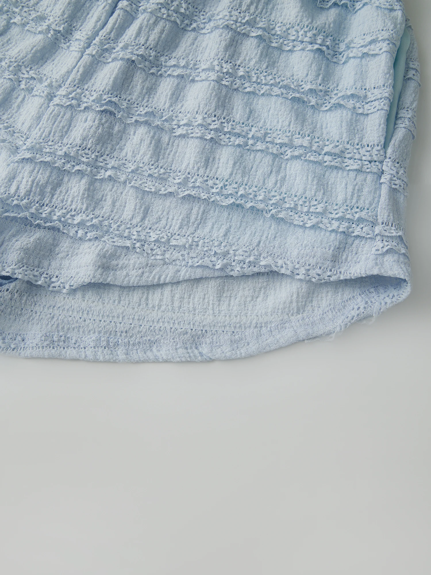 Women s Stylish 2 Piece Set with Short Sleeve Textured Ruffle Lace Tops and Matching Shorts for Casual Streetwear Fashion