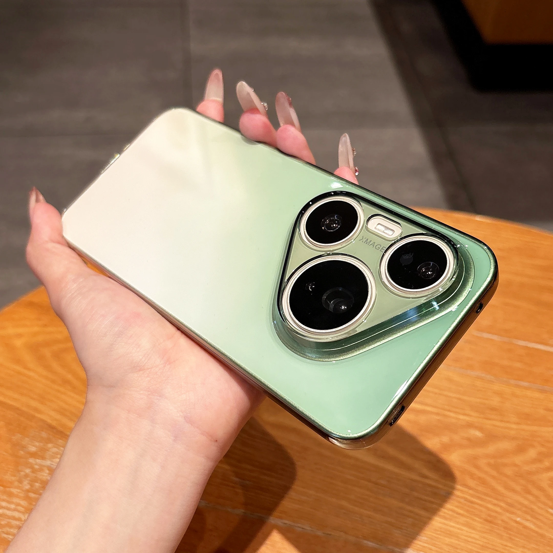 Gradient Transparent Hard PC Phone Case - Lightweight Ultra-Thin Bumper Cover