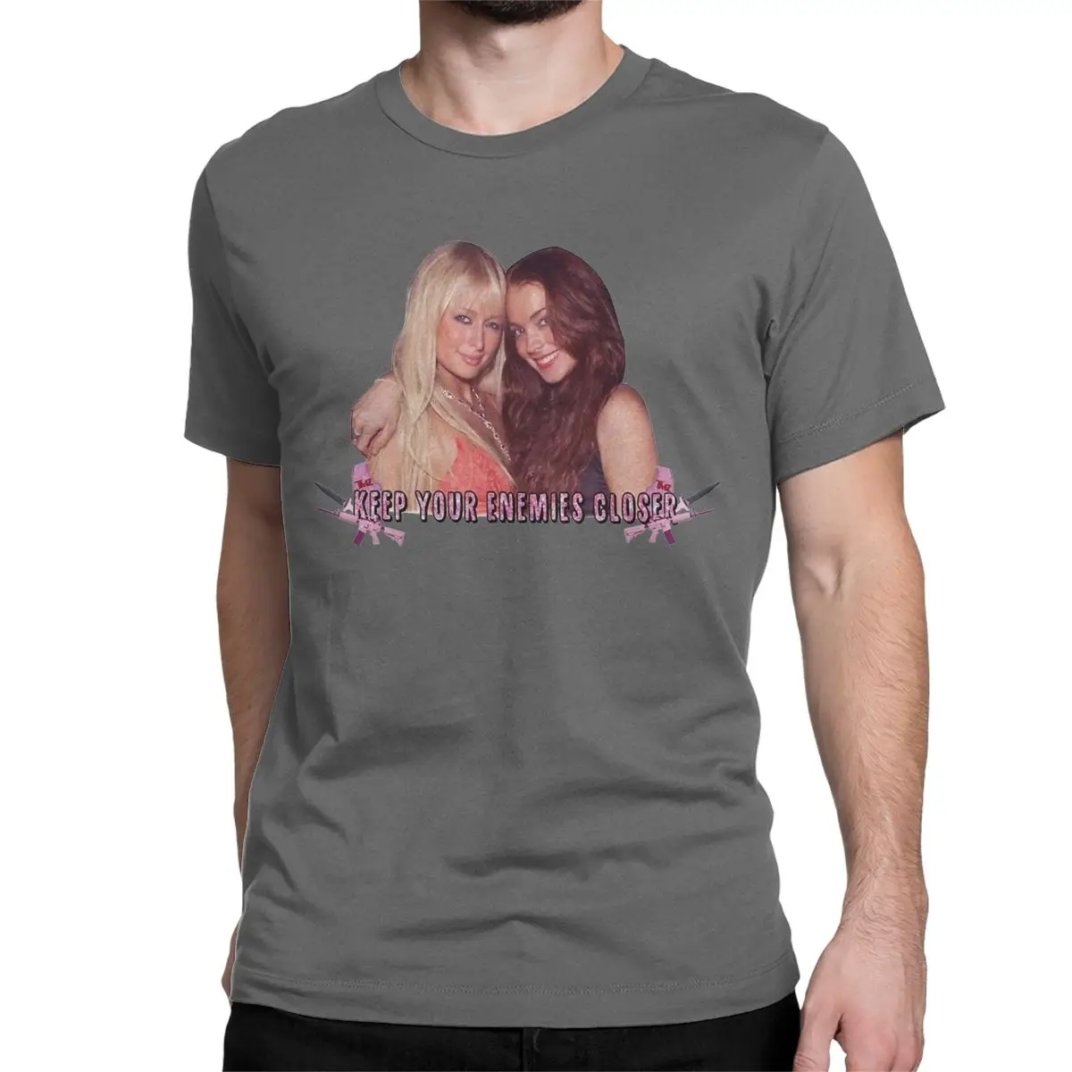 thumbnail image 1 of Camisetas de Lindsay Lohan para hombre y mujer, camisetas de algodón, camisetas de manga corta "Mantén a tus enemigos más cerca"., 1 of 7