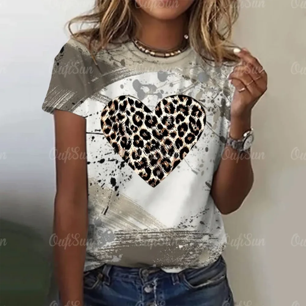 thumbnail image 1 of Ropa de verano coreana para mujer, tops de cuello redondo con estampado de charol, camiseta con patrón de corazón de leopardo, moda para mujer 2024, 1 of 4