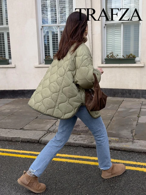 Quilted army green jacket with side pockets