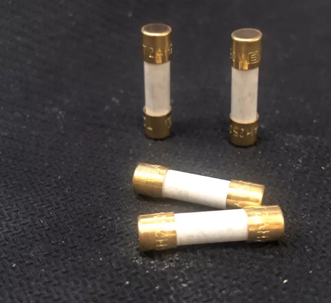 4pcs/lot Original Switzerland SCHURTER Alloy gold-plated audiophile fuse T1A-T16A 5x20mm