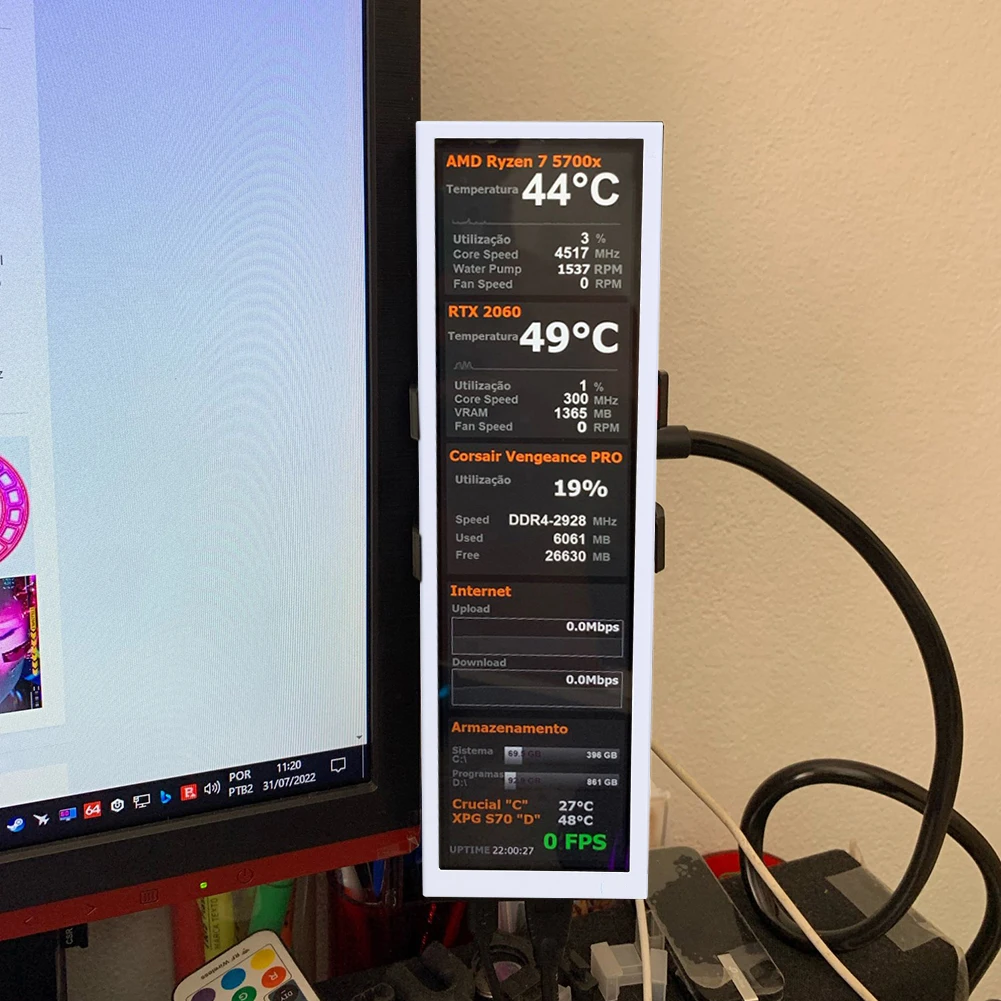    Ʈ ÷  8.8 ġ LCD ȭ 1920x480, HD ̹  , AIDA64  ȭ 