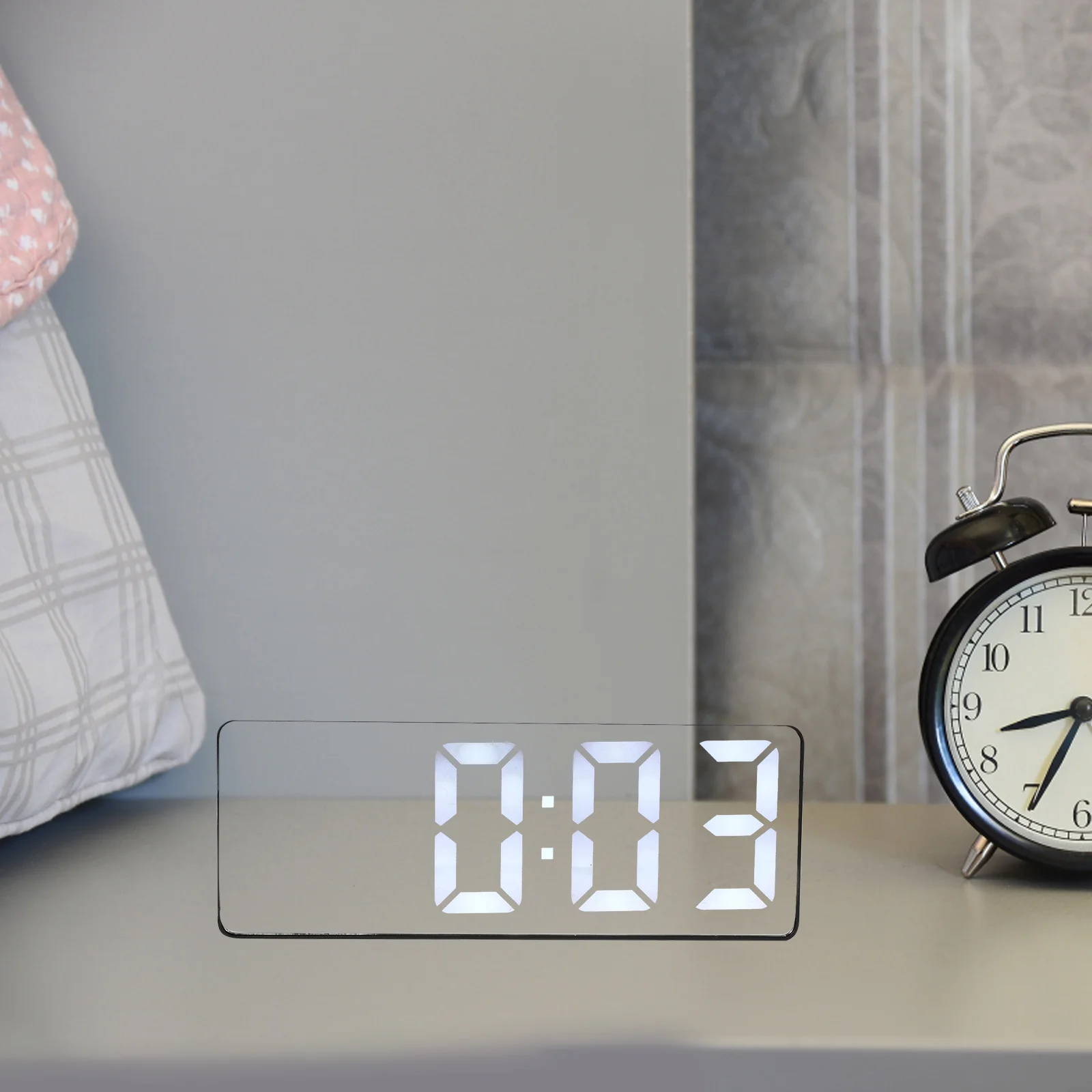 Alarm Clocks for Bedrooms Plug in Desk Electronics (aaa Batteries Not Included) 3