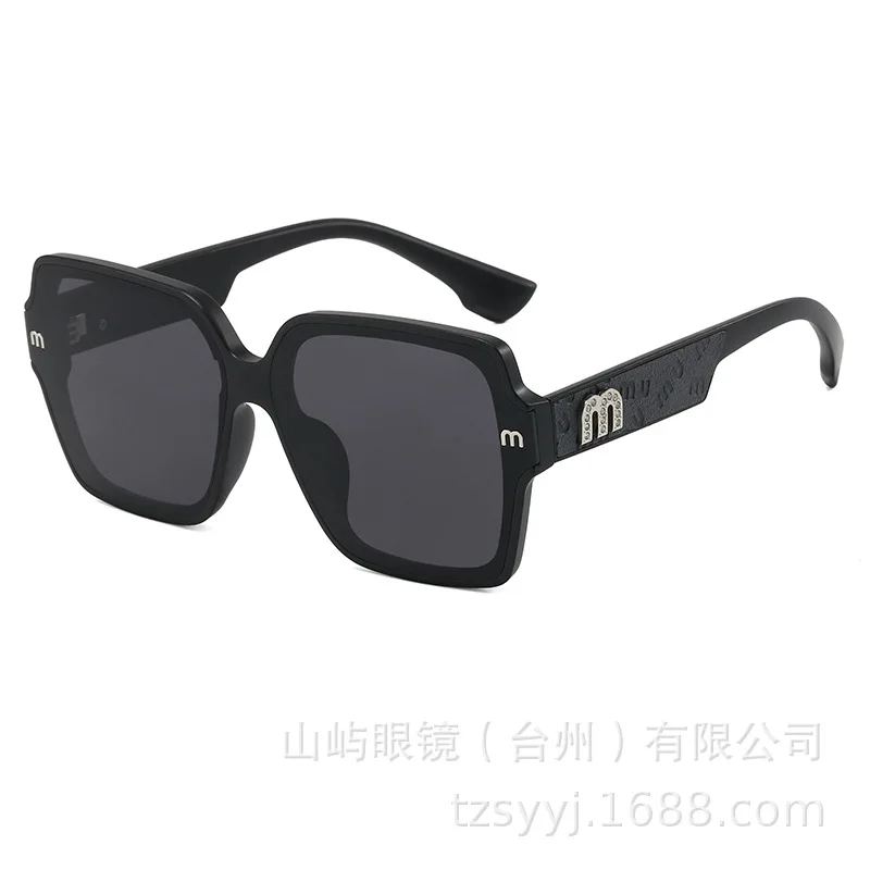 2025 PU �ٸ� ���������� �簢 ������ ������ ���� ���۶� - UV400 ��ȣ �� Instagrammable Streetwear Essential