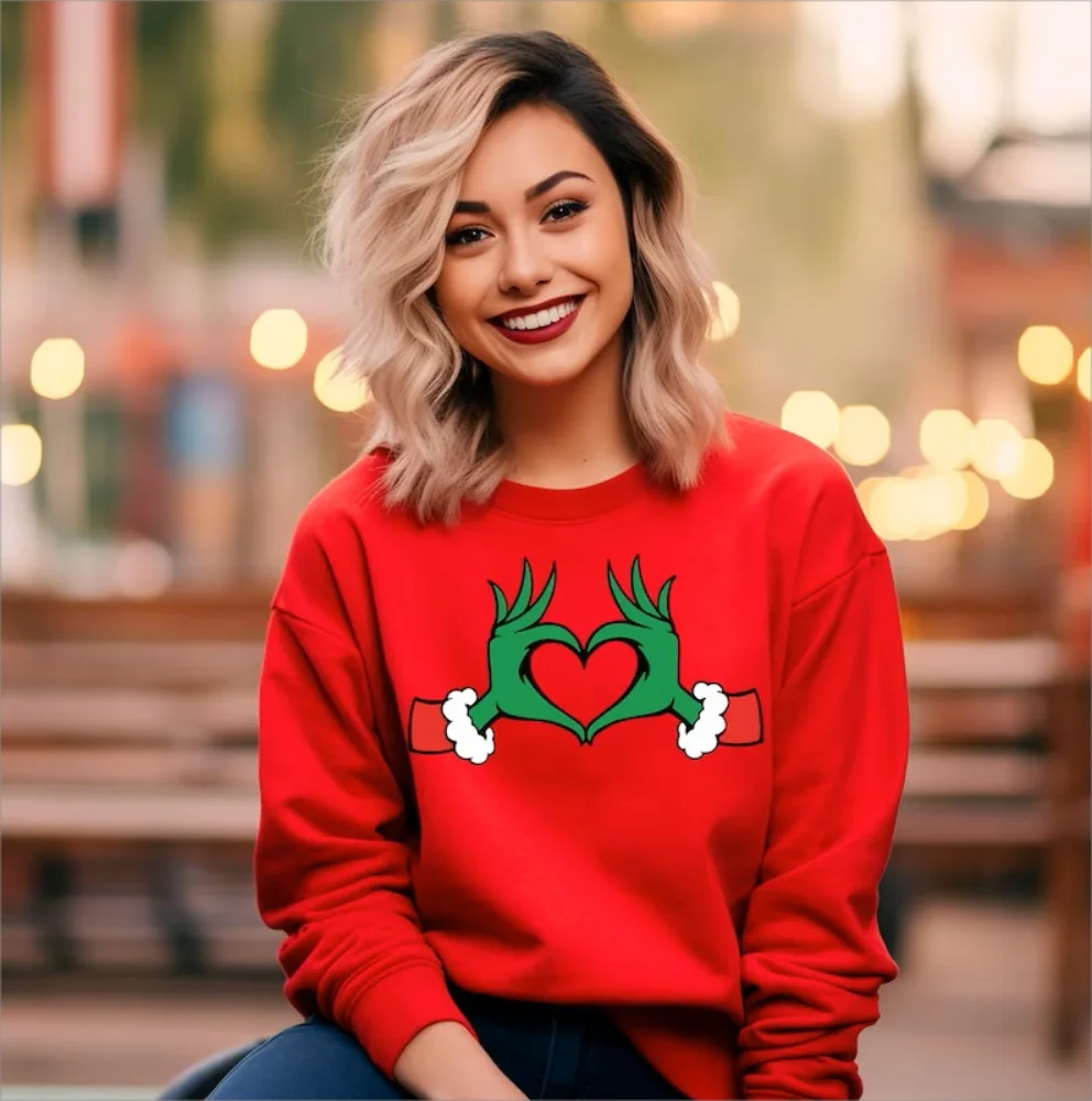 Trending Now Heart Hands Graphic Christmas Shirt Cute Funny Love Graphic Tees Matching Family Sweatshirt Xmas Holiday T-Shirt