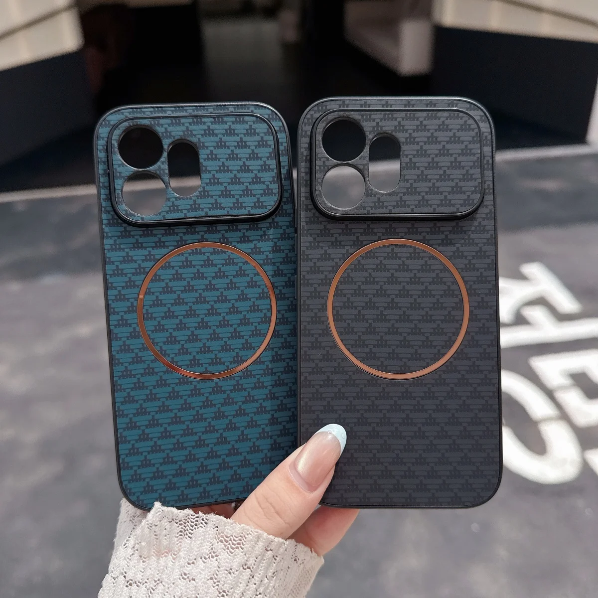 Kevlar Carbon Fiber Mountain Pattern Magnetic Case with Magsafe Wireless Charging Capability