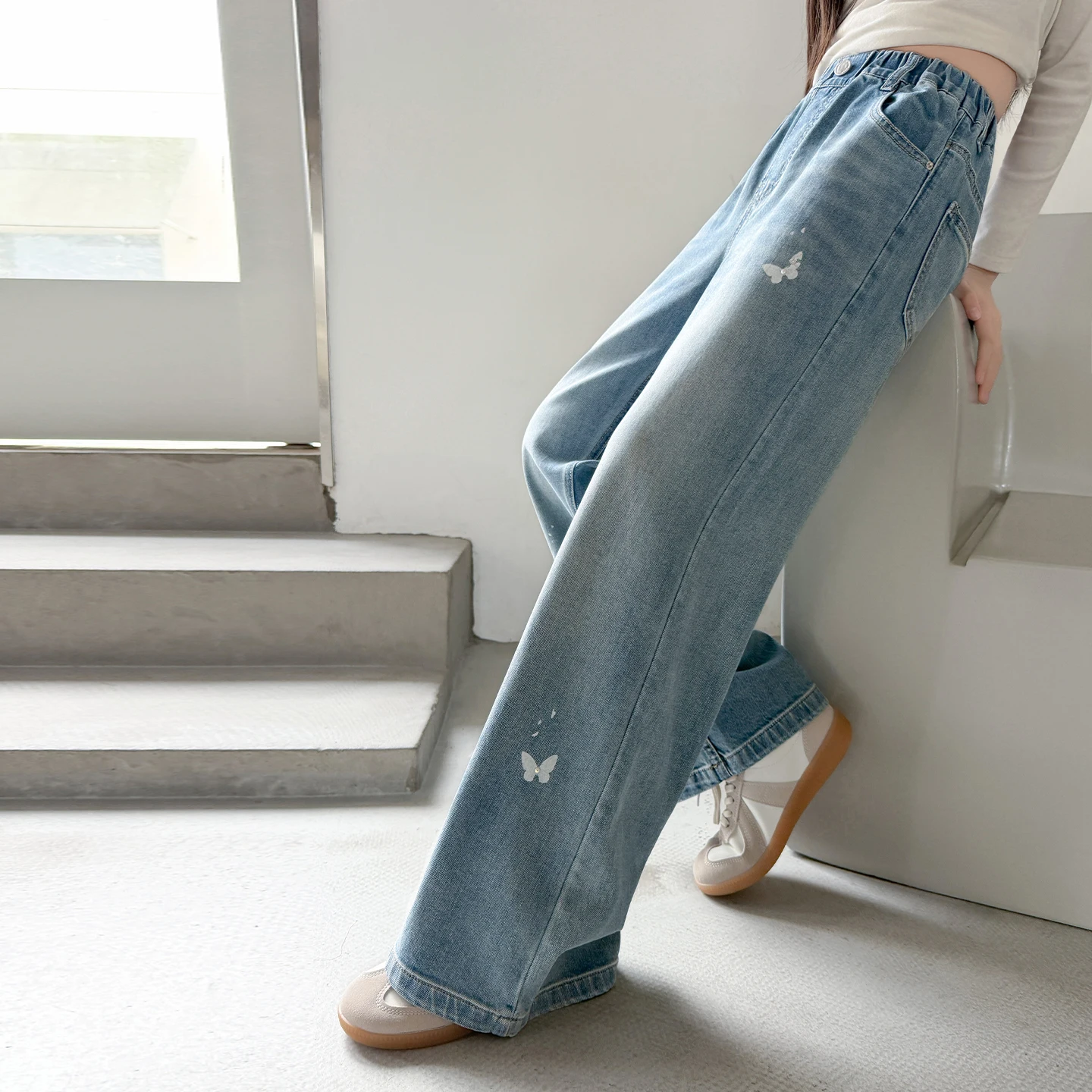 여아 청바지 꽃무늬 나비 와이드 레그 팬츠 2026 봄 가을 신상 패션 스트레이트 팬츠 아동용