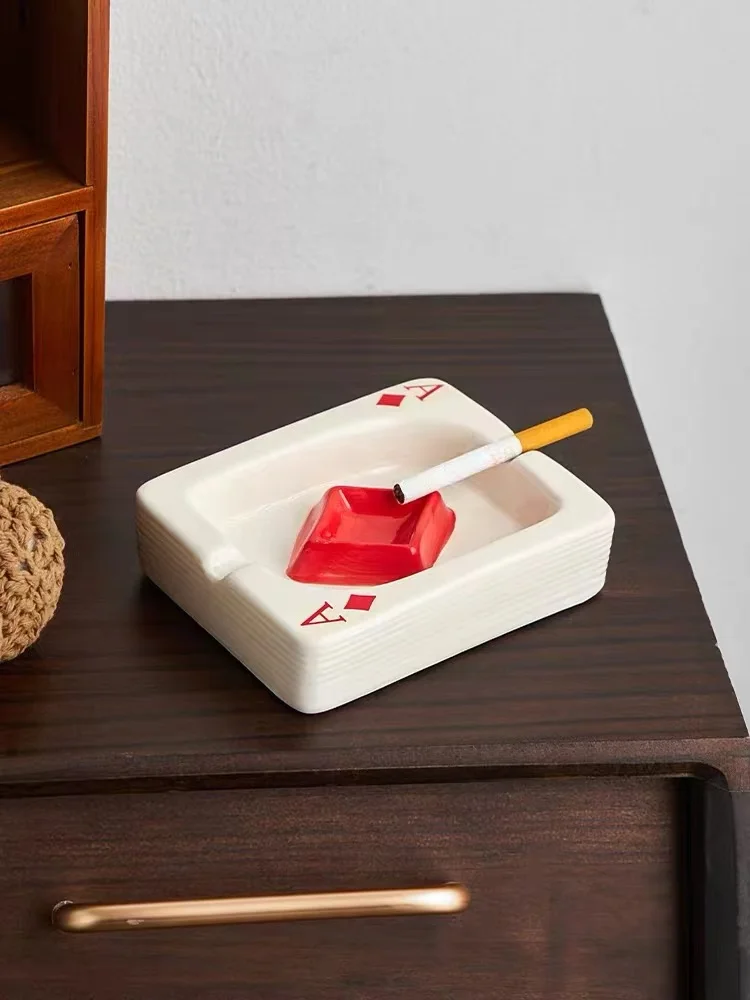Creative Poker Ceramic Cigarette Ashtray Tabletop Portable Modern Ashtrays Cigar Ashtray Outdoor Indoor Desktop Smoking AshTray